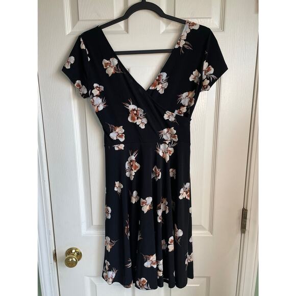 Kaileigh Amandine Knit Dress NWT Black Floral Surplice Neckline Stretch Sz S - Picture 4 of 8